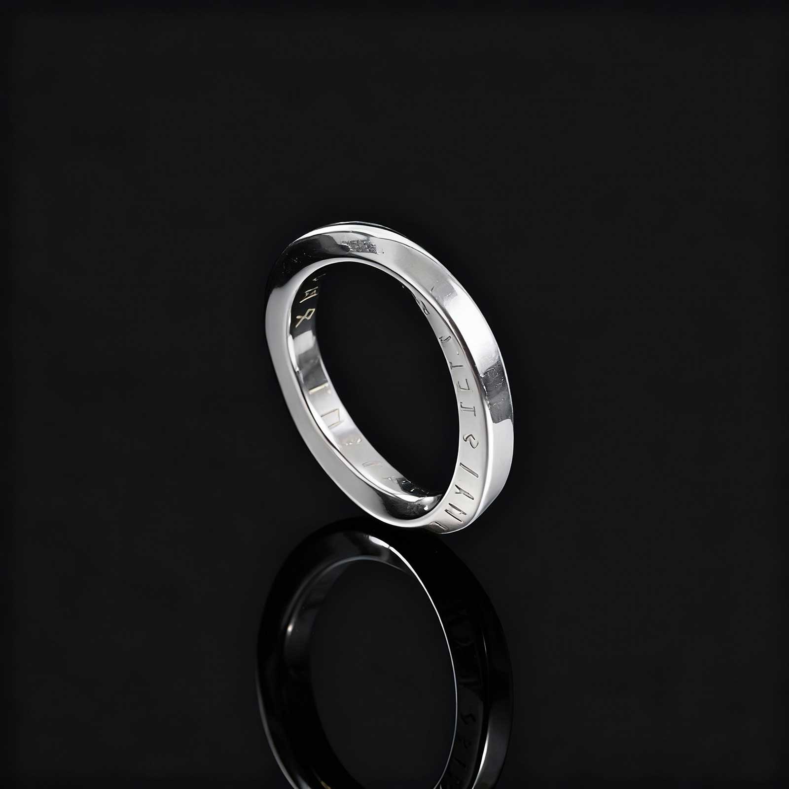 Vintage Jewelry Collection - Anel Mobius com símbolo de runa