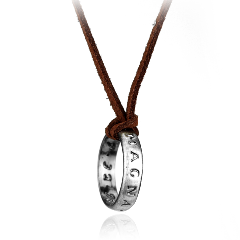 Colar de Couro com Pingente de - Vintage Jewelry Collection avaliação e preço