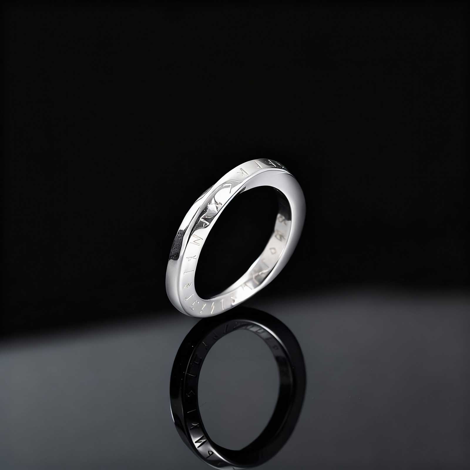 Anel Mobius com símbolo de run - Vintage Jewelry Collection avaliação e preço